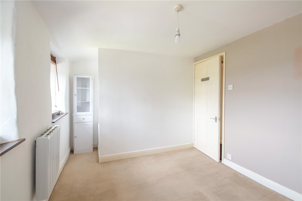 Holts Lane, Clayton, Bradford, West Yorkshire, BD14, photo 10