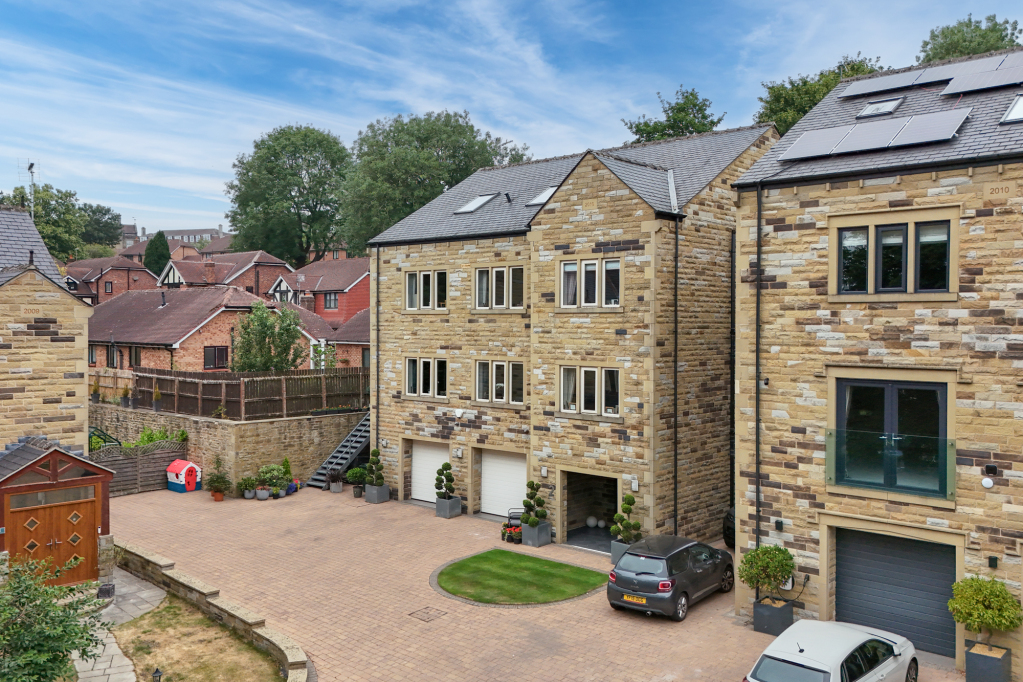 College Gardens, Bingley, West Yorkshire, BD16, photo 60