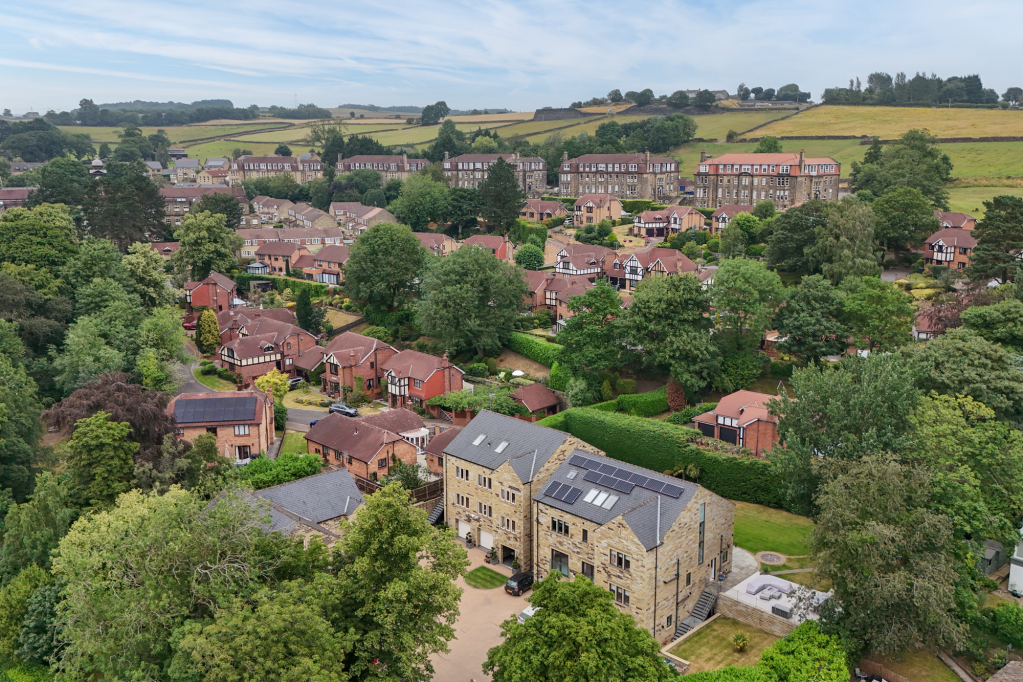 College Gardens, Bingley, West Yorkshire, BD16, photo 62