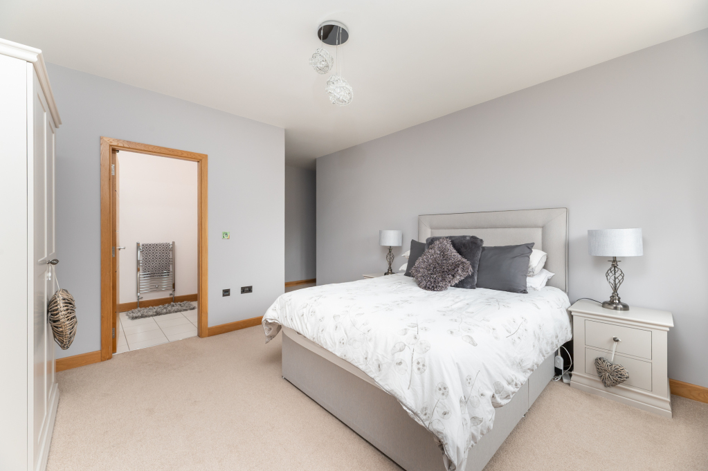 College Gardens, Bingley, West Yorkshire, BD16, photo 35