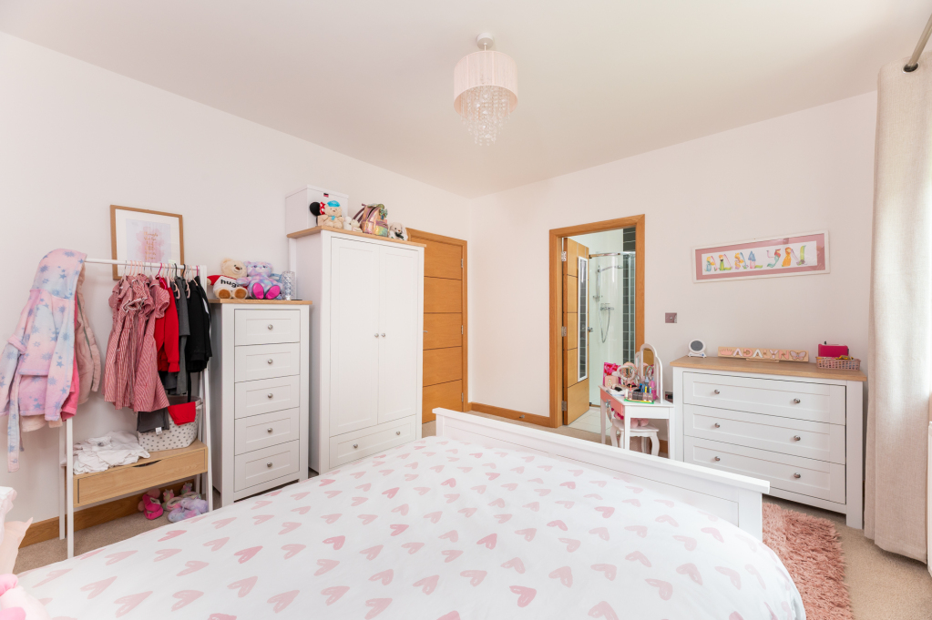 College Gardens, Bingley, West Yorkshire, BD16, photo 27