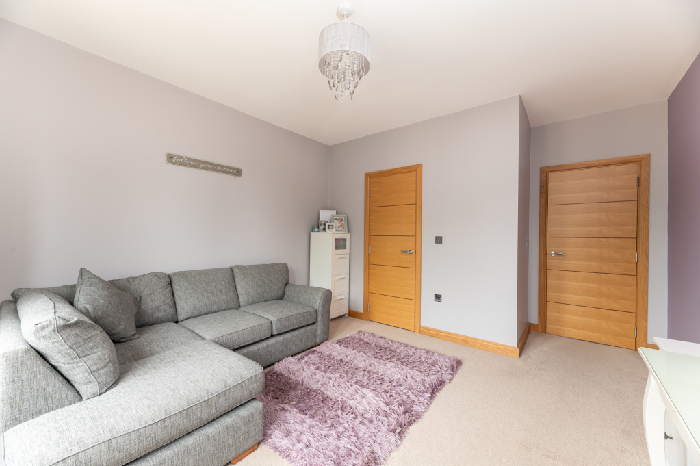 College Gardens, Bingley, West Yorkshire, BD16, photo 39