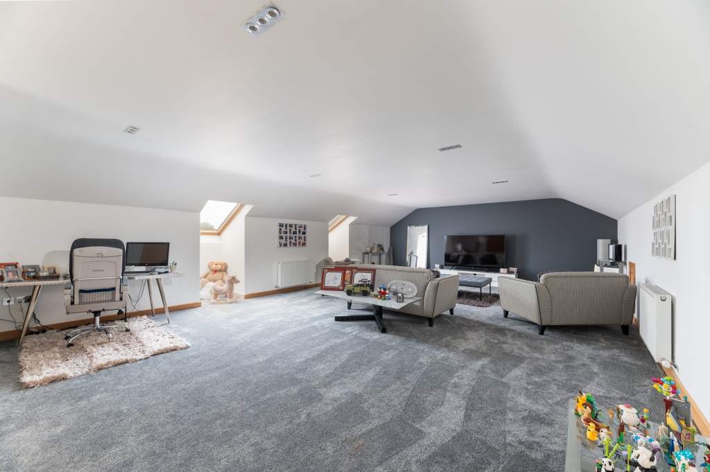 College Gardens, Bingley, West Yorkshire, BD16, photo 10
