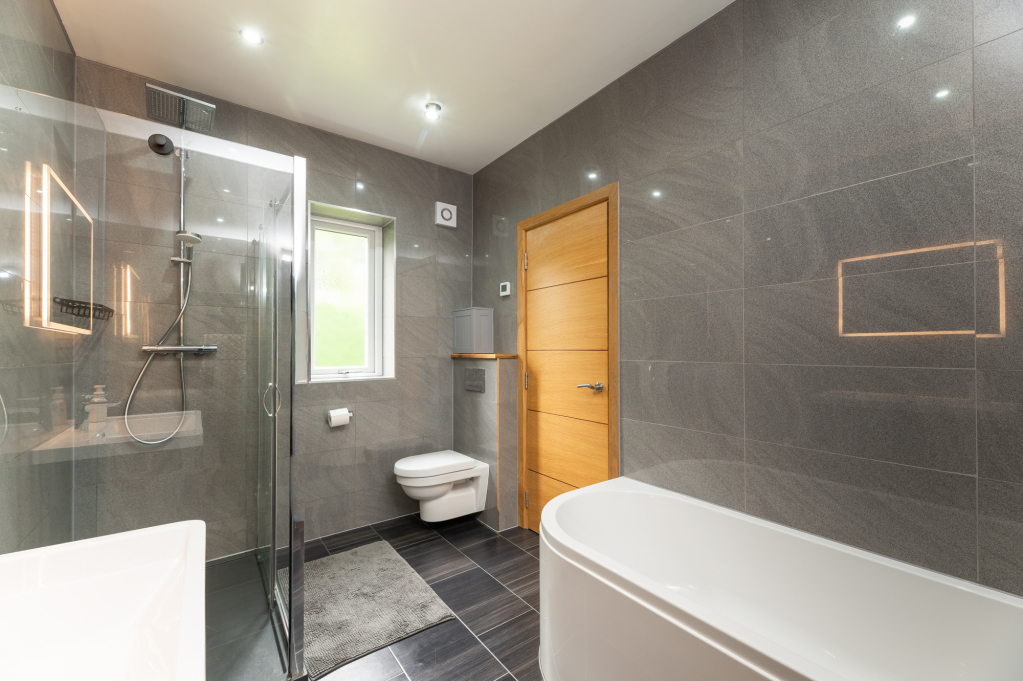 College Gardens, Bingley, West Yorkshire, BD16, photo 32