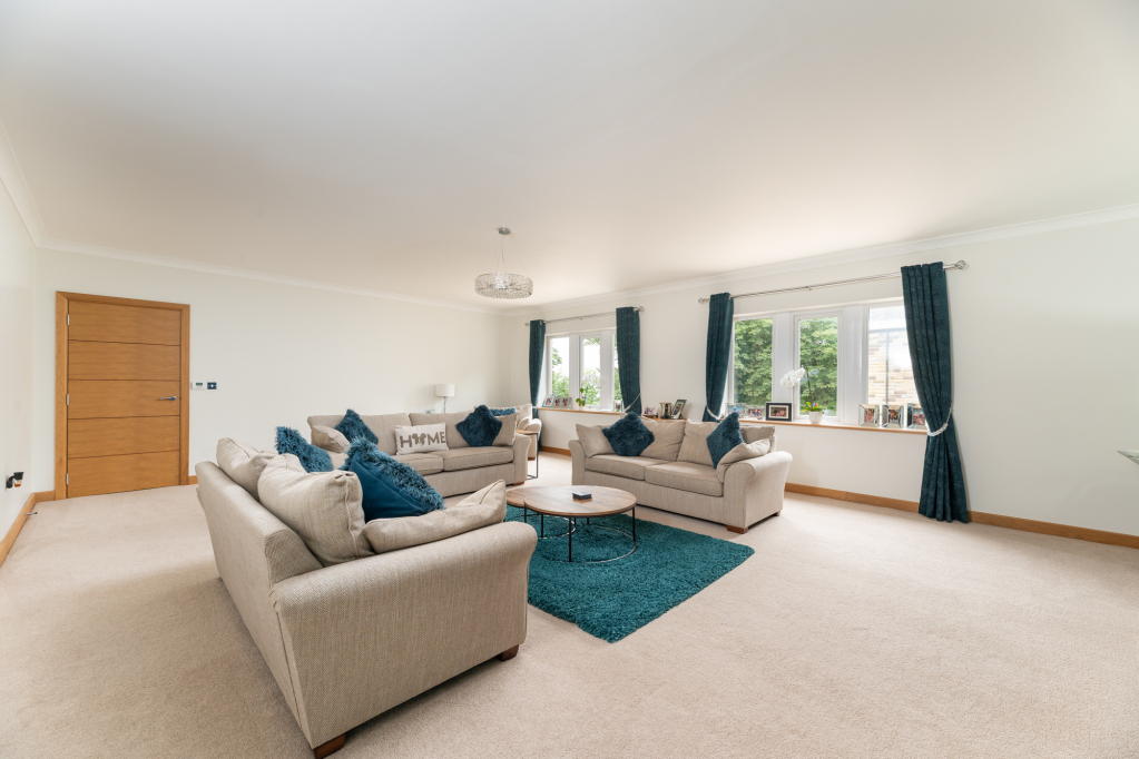 College Gardens, Bingley, West Yorkshire, BD16, photo 15