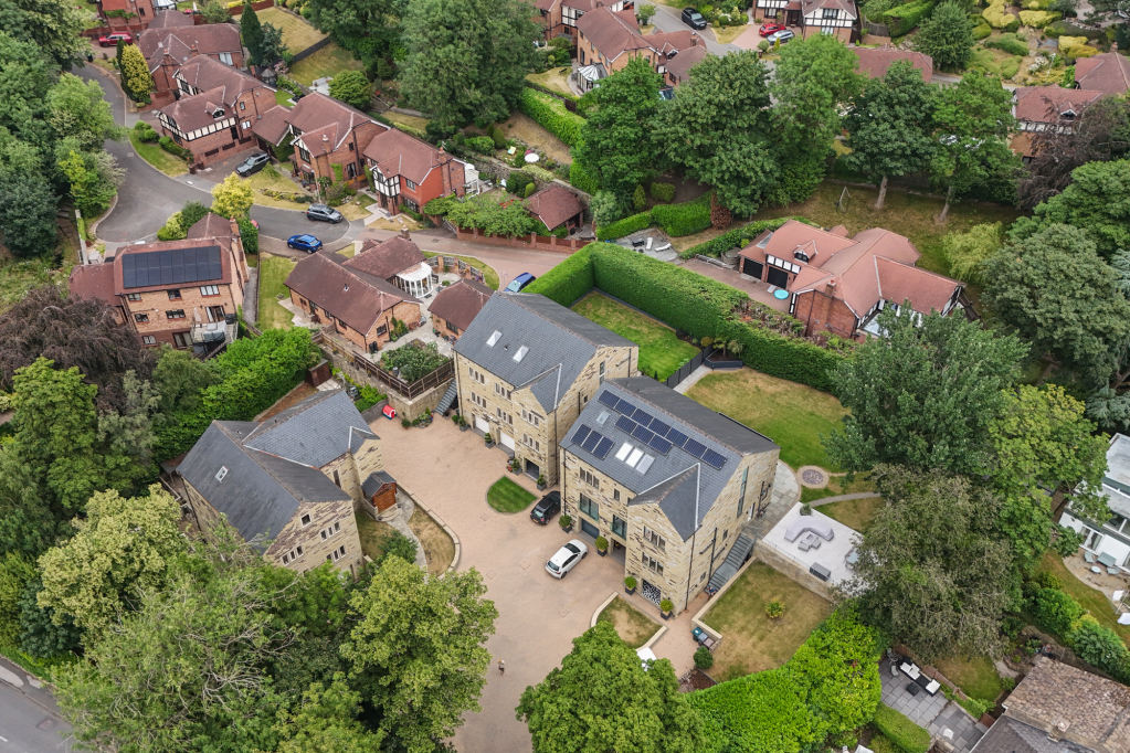 College Gardens, Bingley, West Yorkshire, BD16, photo 14