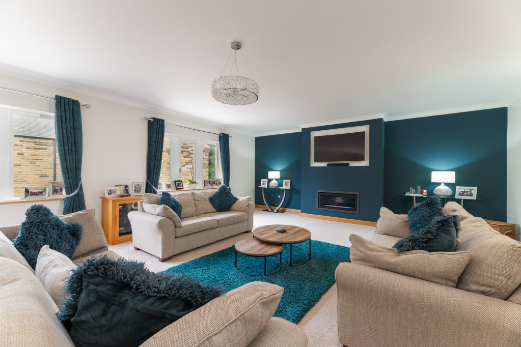 College Gardens, Bingley, West Yorkshire, BD16, photo 2