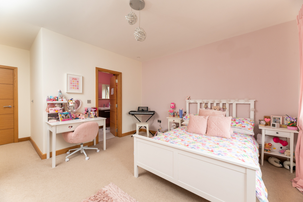 College Gardens, Bingley, West Yorkshire, BD16, photo 42