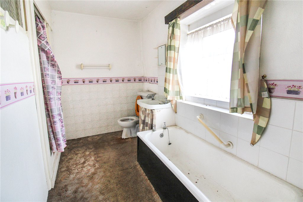 Hoyle Fold, Wheathead Lane, Keighley, West Yorkshire, BD22, photo 6