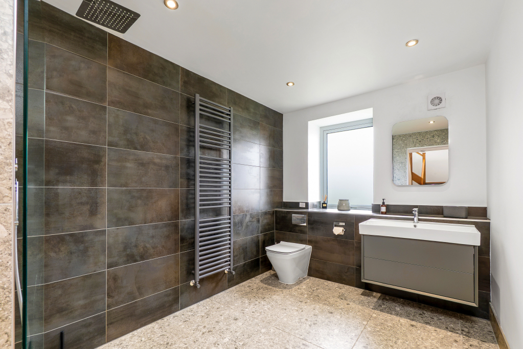 Lgf Bathroom
