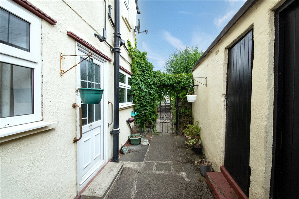 Cliffe Lane West, Baildon, West Yorkshire, BD17, photo 17