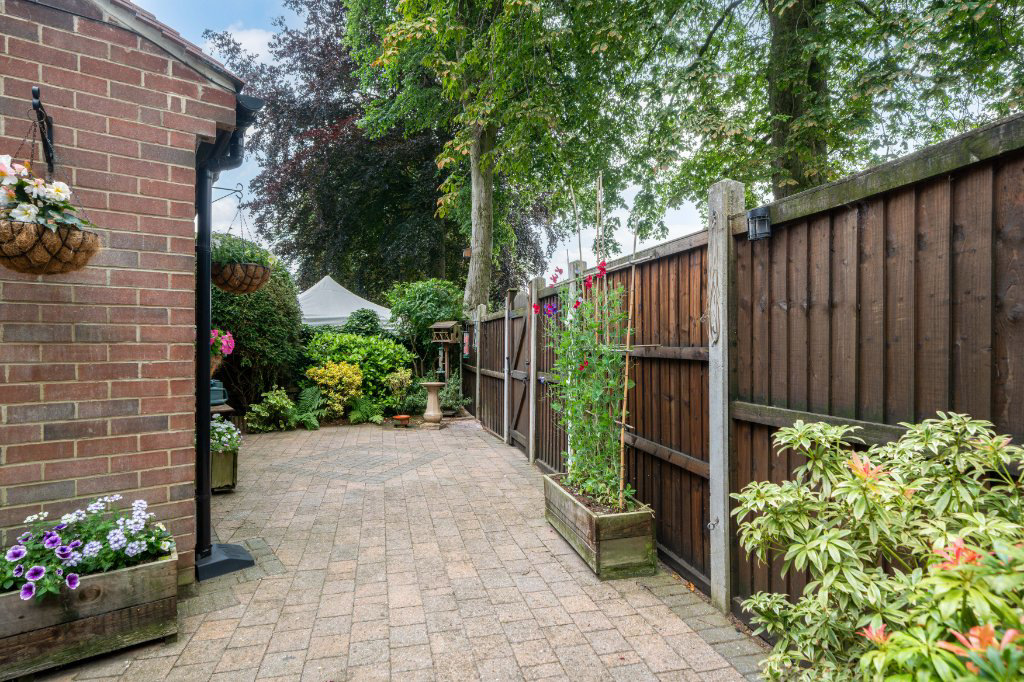Private Courtyard