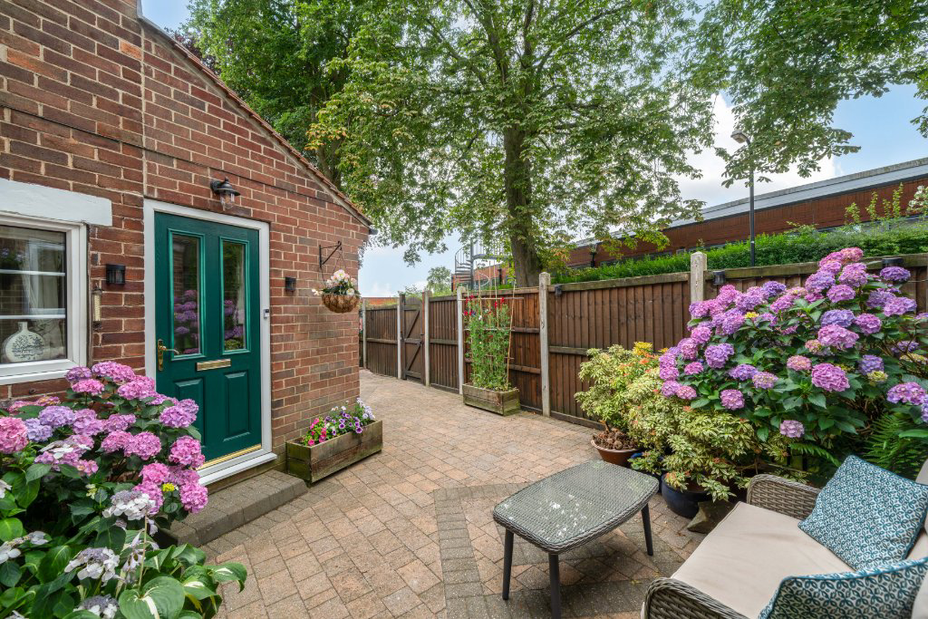 Private Courtyard