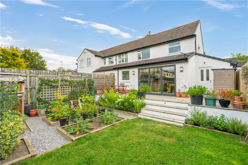 Hall Drive, Burley in Wharfedale, Ilkley, West Yorkshire, LS29, photo 4