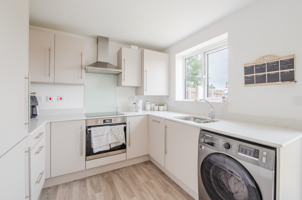 Whistle Avenue, Cullingworth, West Yorkshire, BD13, photo 2