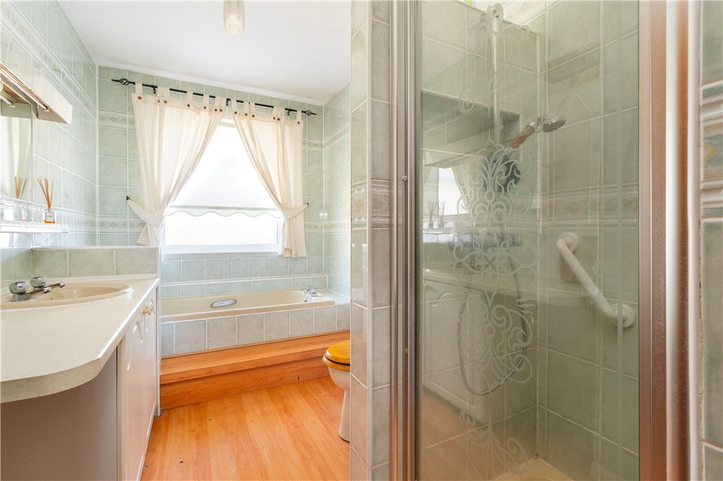 Weston Park View, Otley, LS21, photo 11