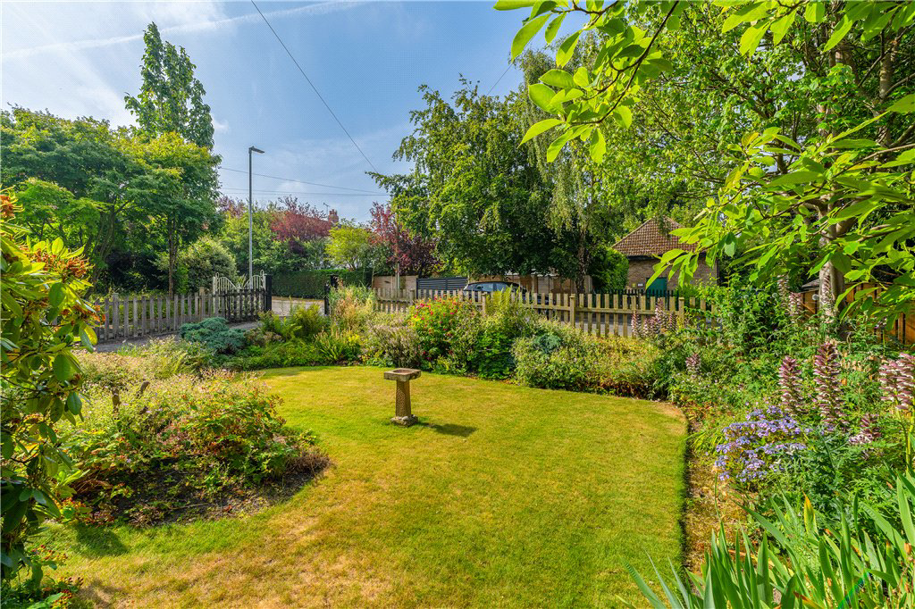 Moseley Wood Lane, Leeds, West Yorkshire, LS16, photo 21
