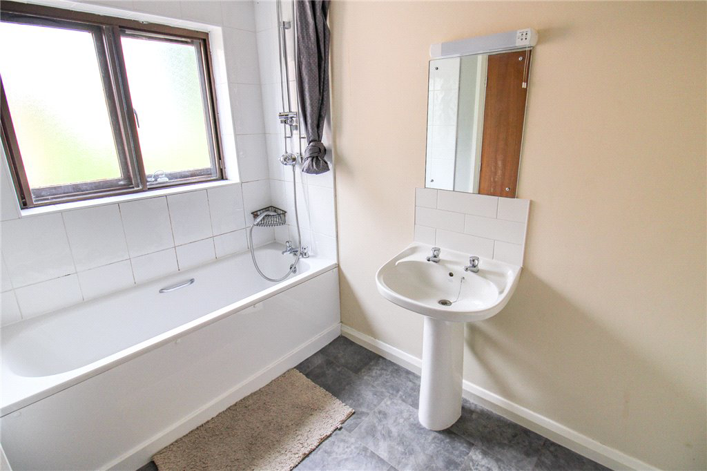 Houghley Lane, Leeds, West Yorkshire, LS13, photo 5