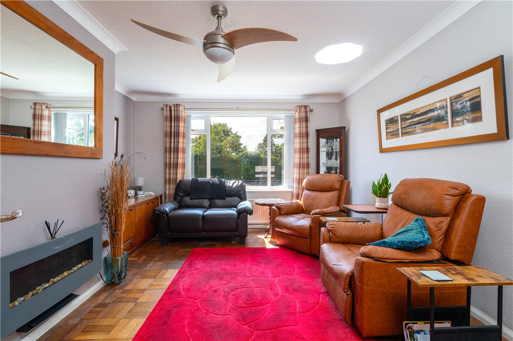 Rufford Avenue, Yeadon, Leeds, West Yorkshire, LS19, photo 3