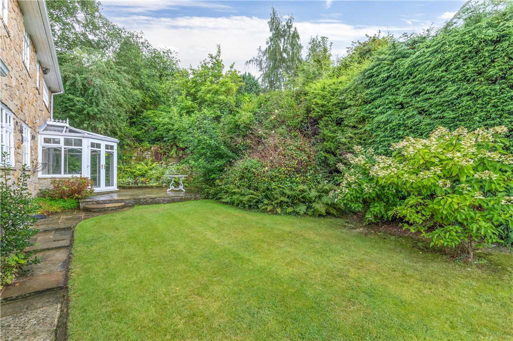 Wellhead Close, Bramhope, Leeds, West Yorkshire, LS16, photo 2