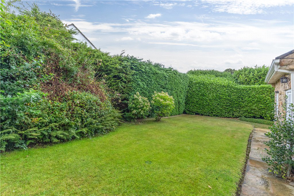 Wellhead Close, Bramhope, Leeds, West Yorkshire, LS16, photo 21