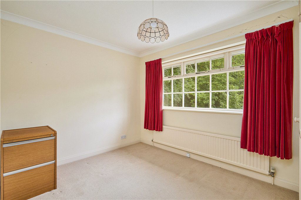 Wellhead Close, Bramhope, Leeds, West Yorkshire, LS16, photo 14