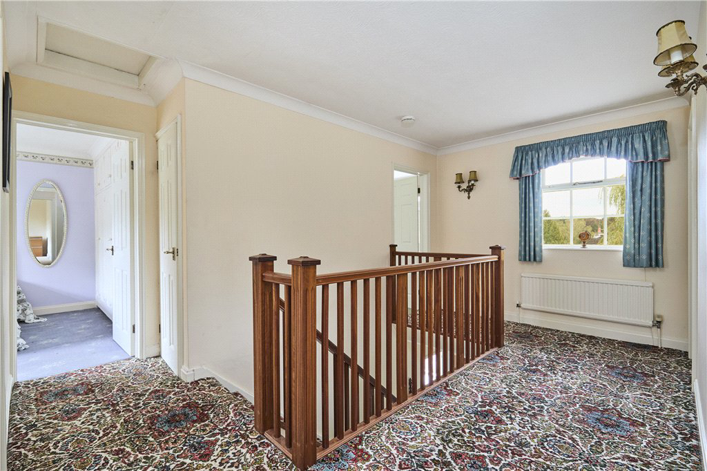 Wellhead Close, Bramhope, Leeds, West Yorkshire, LS16, photo 10