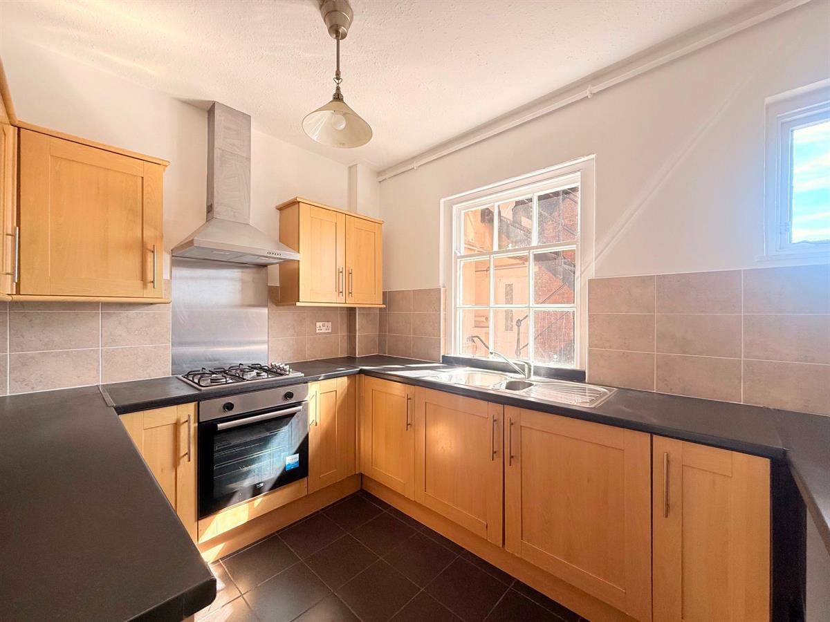 Flat 5, Warwick House, Westgate Street, Cardiff, photo 11