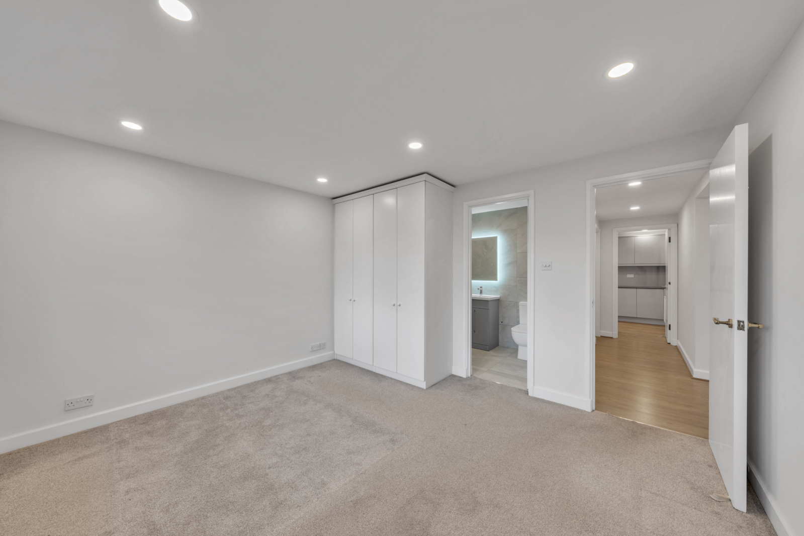 Heathview Court, 20 Corringway, London, NW11, photo 9