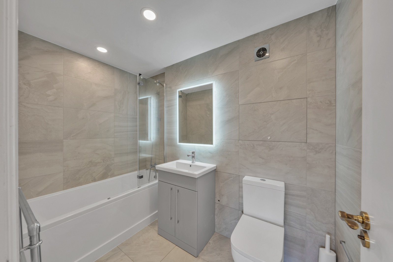 Heathview Court, 20 Corringway, London, NW11, photo 10
