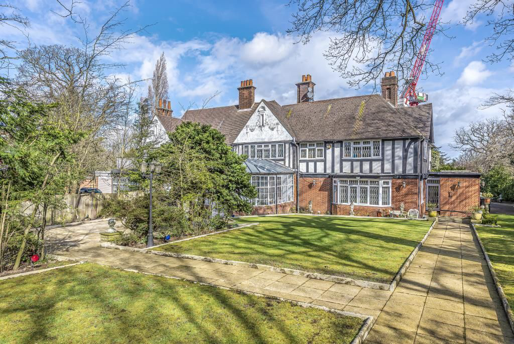 The Bishops Avenue, Hampstead Garden Suburb, London, N2