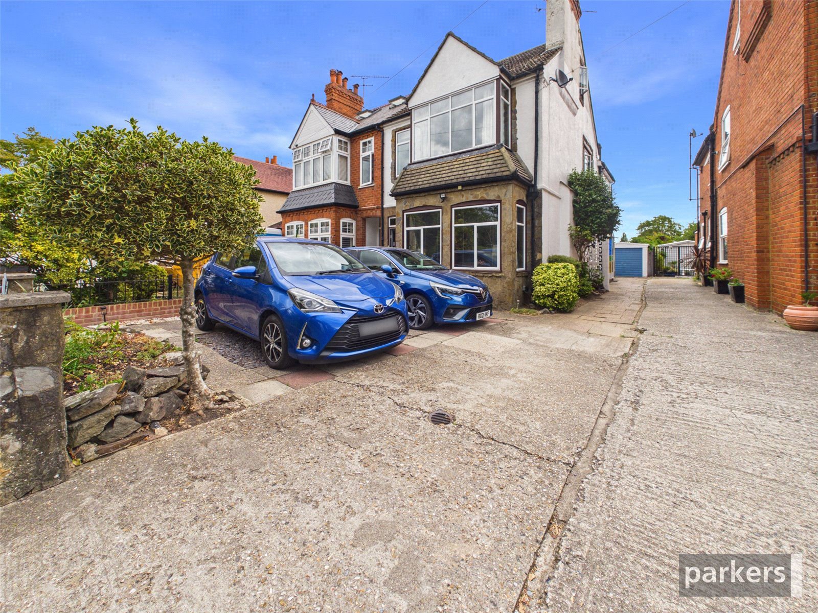 Whiteknights Road, Reading, Rg6, BOOK A VIEWING