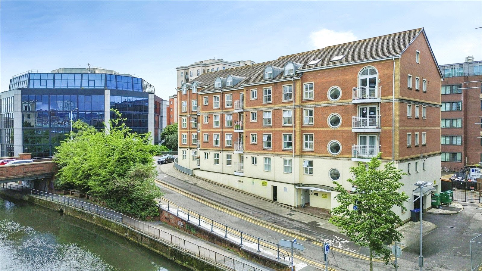 Kennet Side, Reading, Berkshire, Rg1, BOOK A VIEWING