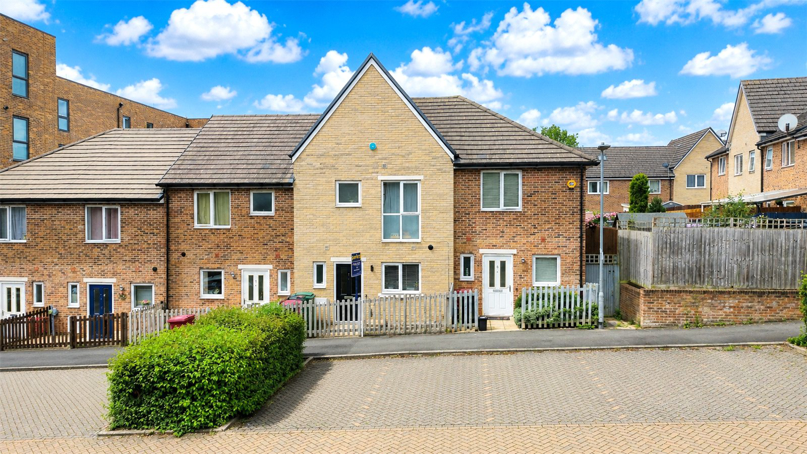 Leven Street, Reading, Berkshire, Rg30, BOOK A VIEWING