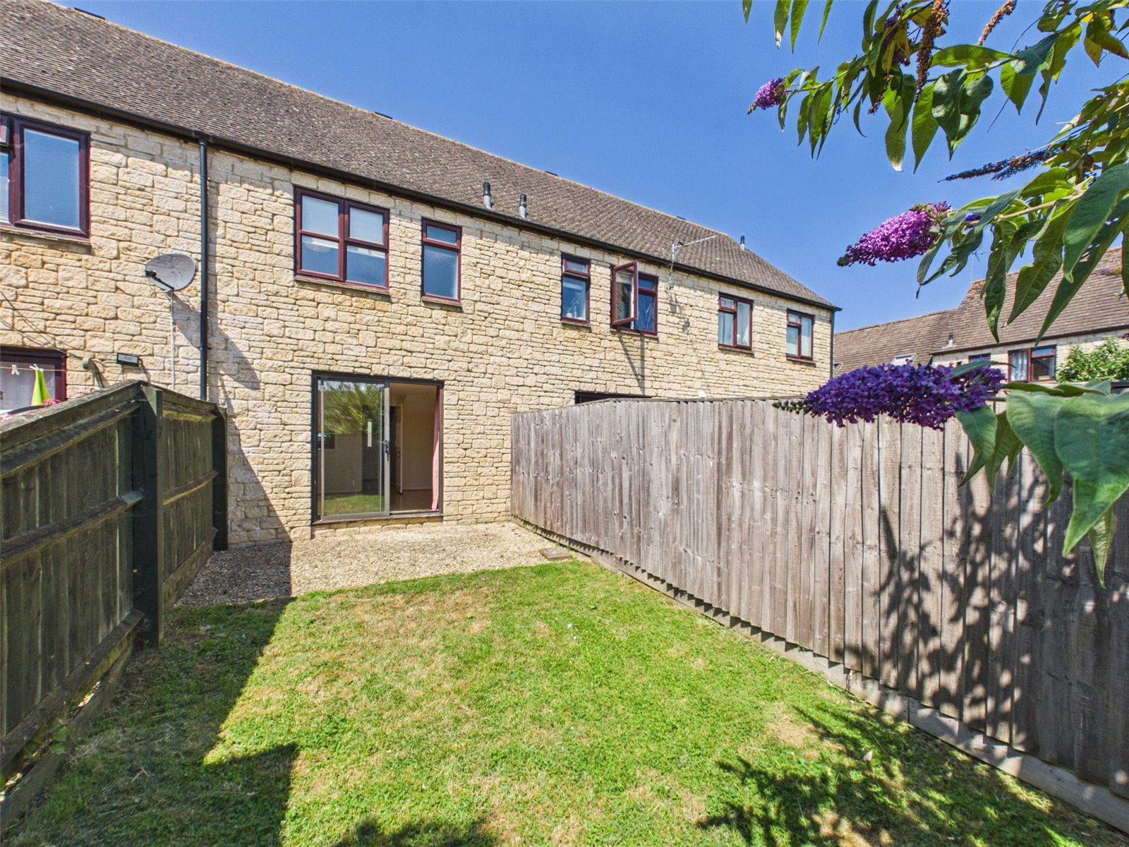 Campden Close, Deer Park, Witney, Oxfordshire, OX28