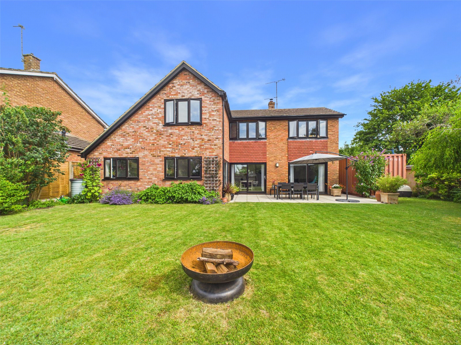 Wykeham Way, Haddenham, Buckinghamshire, Hp17, BOOK A VIEWING