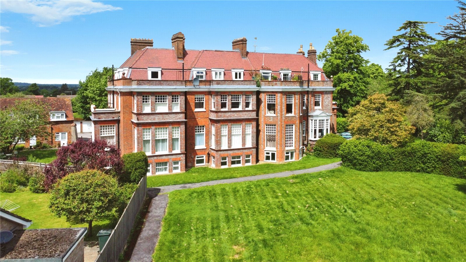 Peppard Road, Emmer Green, Reading, Rg4, Berkshire, BOOK A VIEWING