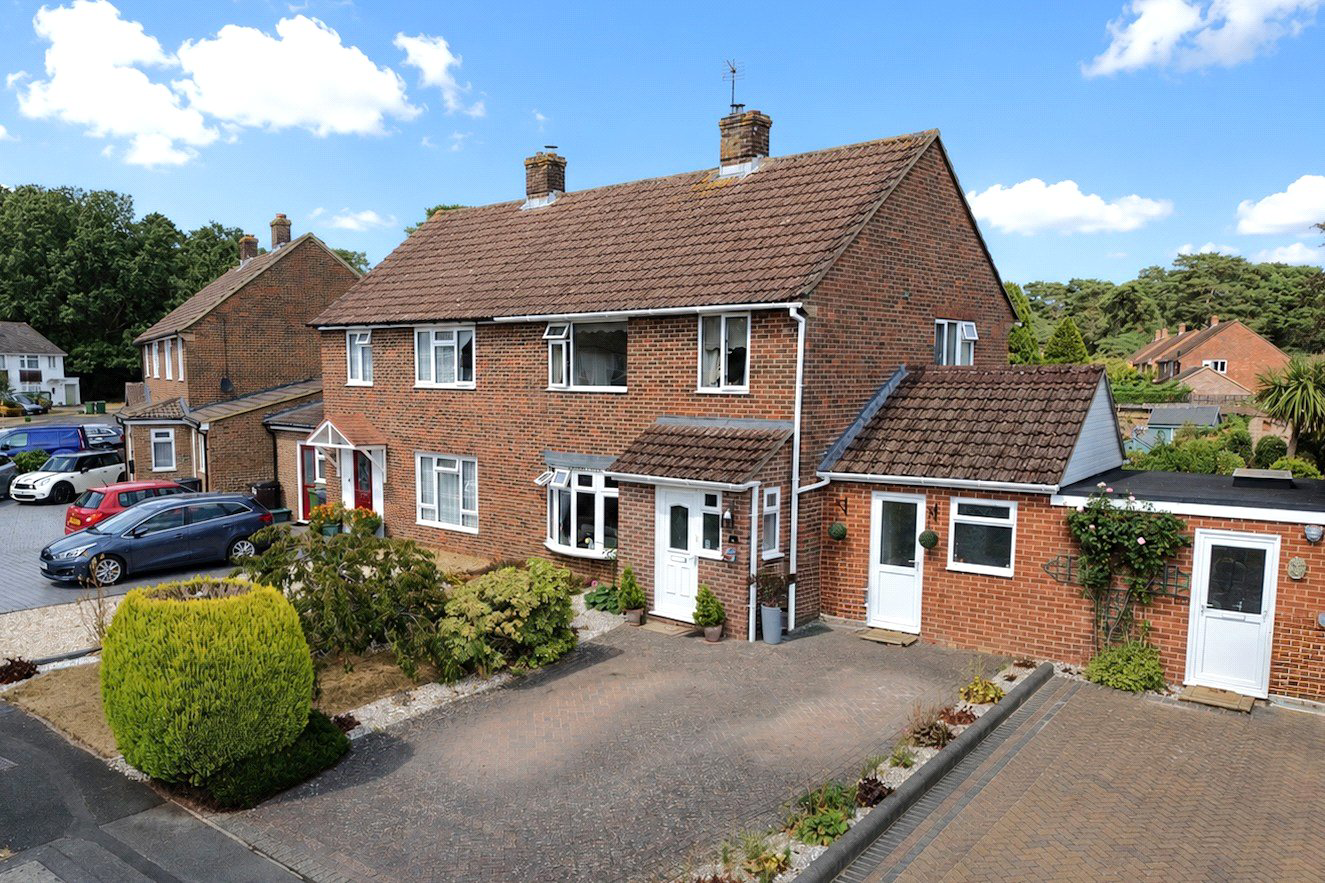 Long Grove, Baughurst, Tadley, Rg26, Hampshire, BOOK A VIEWING