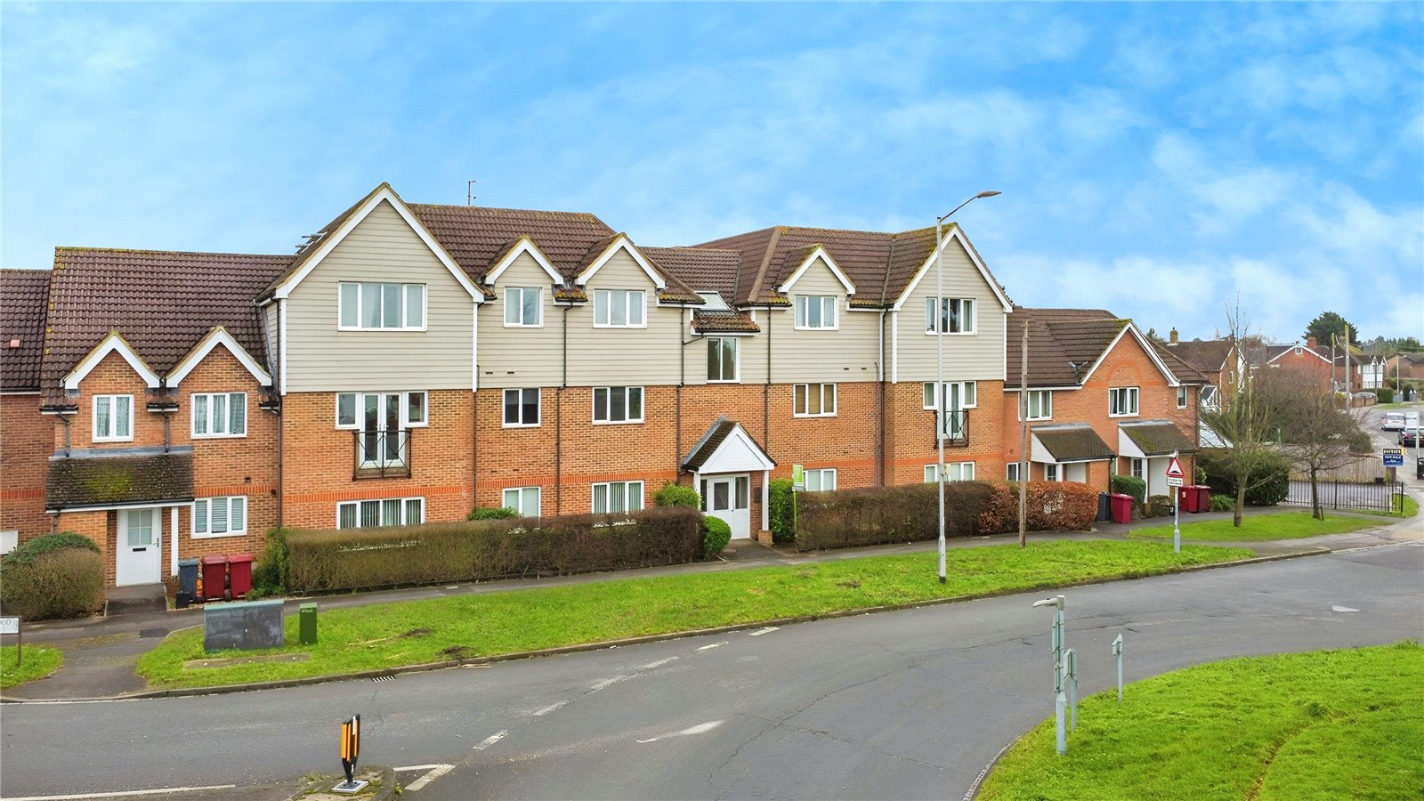 Whitley Wood Lane, Reading, Berkshire, Rg2, BOOK A VIEWING