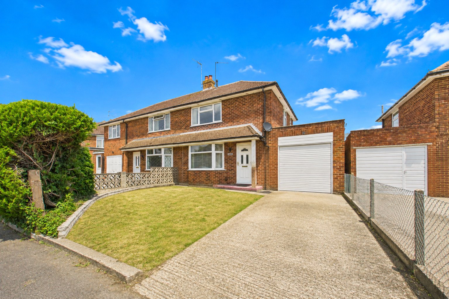 Compton Avenue, Tilehurst, Reading, Rg31, Berkshire, BOOK A VIEWING