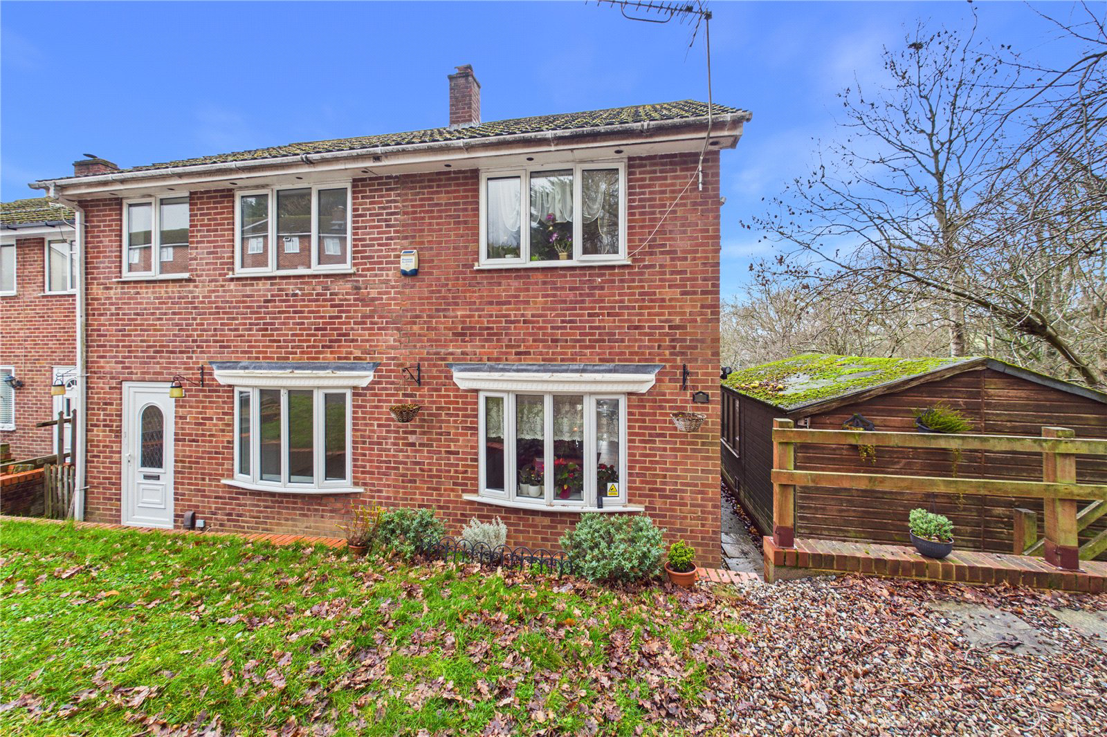 Pine Ridge, Newbury, Berkshire, Rg14, BOOK A VIEWING