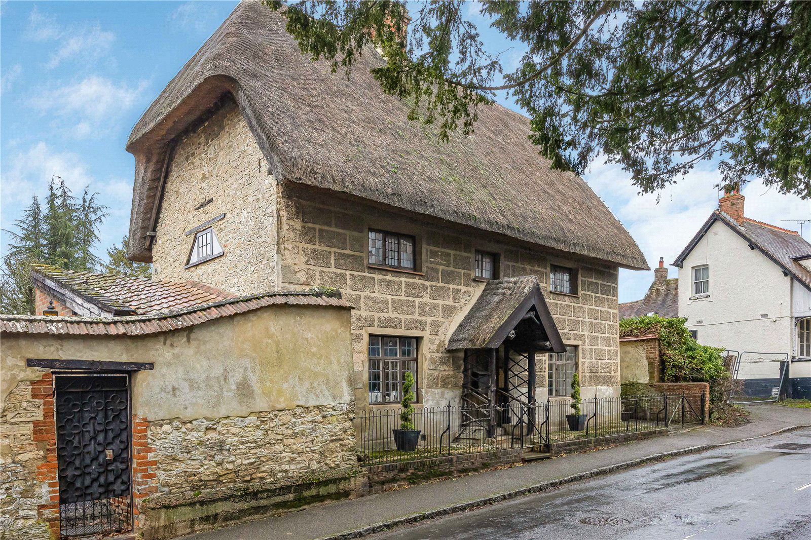 Station Road, Haddenham, Aylesbury, Hp17, Buckinghamshire, BOOK A VIEWING