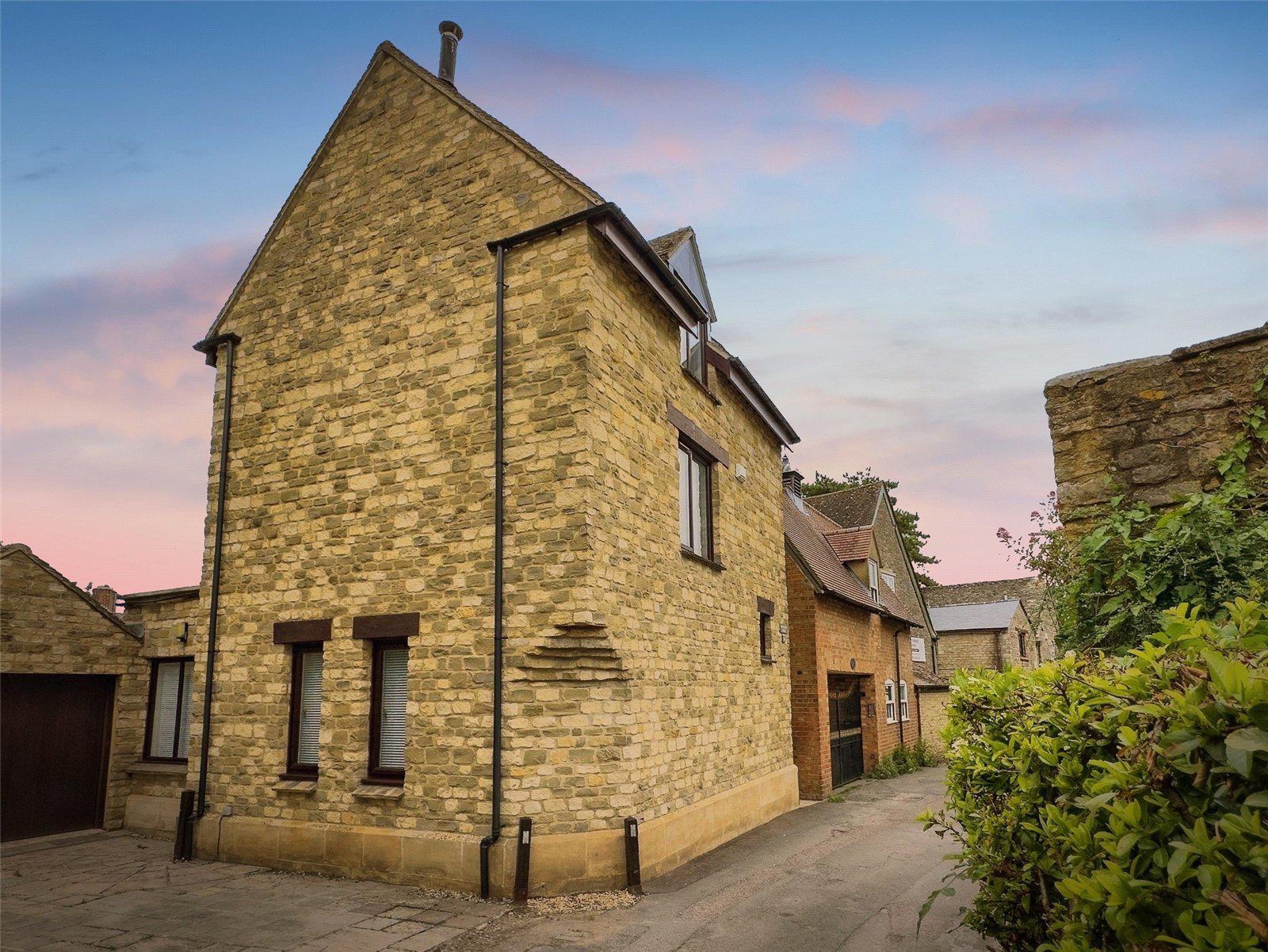 Marlborough Lane, Witney, Oxfordshire, Ox28, BOOK A VIEWING