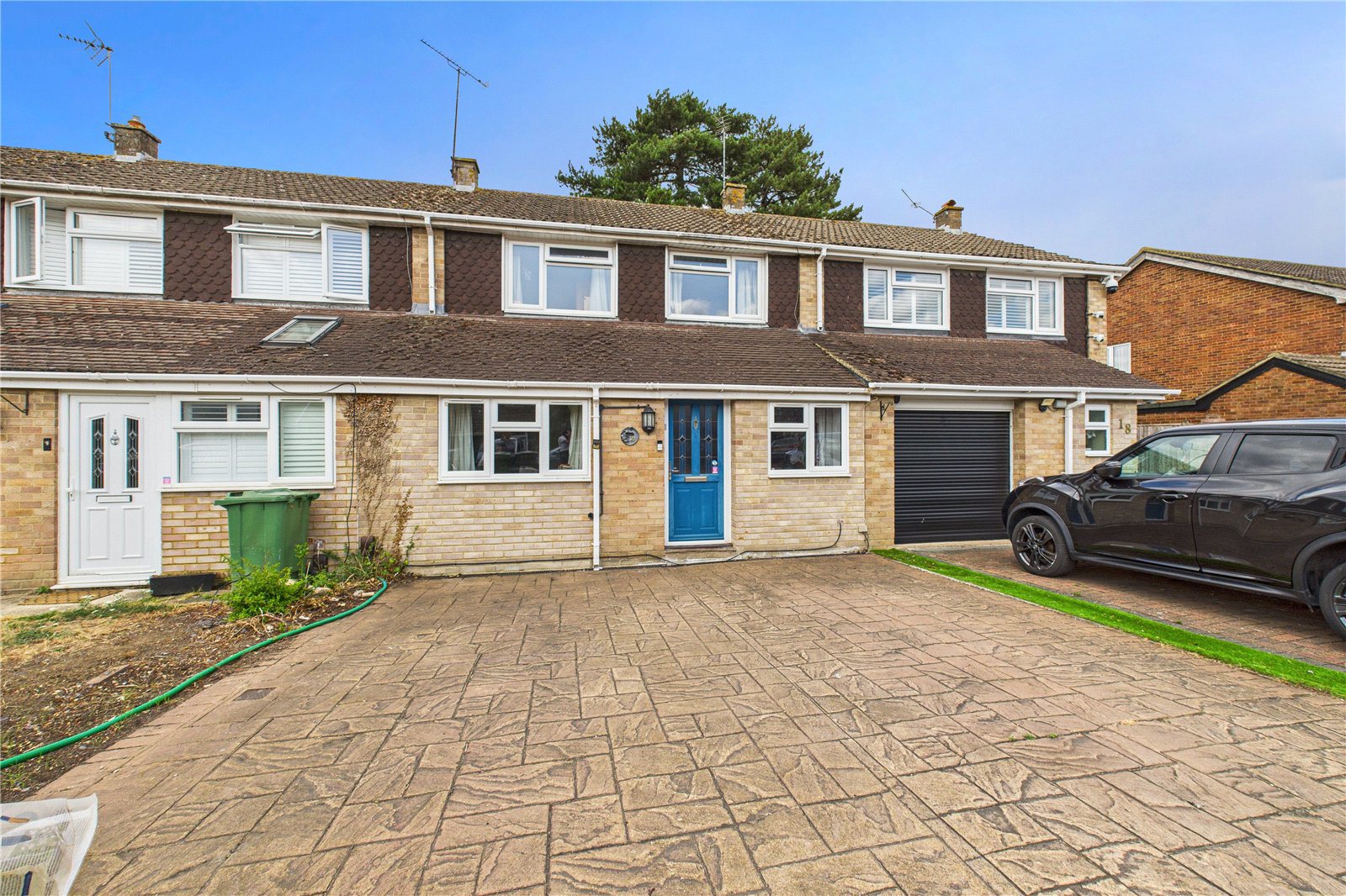 Roundhead Road, Theale, Reading, Rg7, BOOK A VIEWING