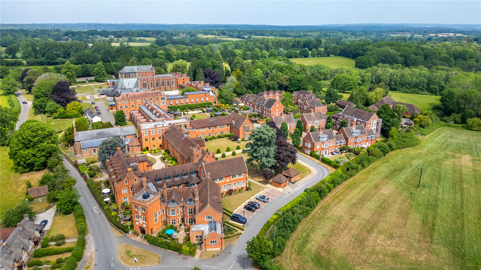 Abbey Gardens, Upper Woolhampton, Reading, Rg7, BOOK A VIEWING