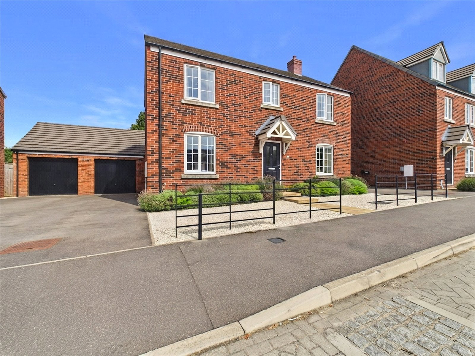 Woodgreen Square, Chinnor, Oxfordshire, Ox39, BOOK A VIEWING