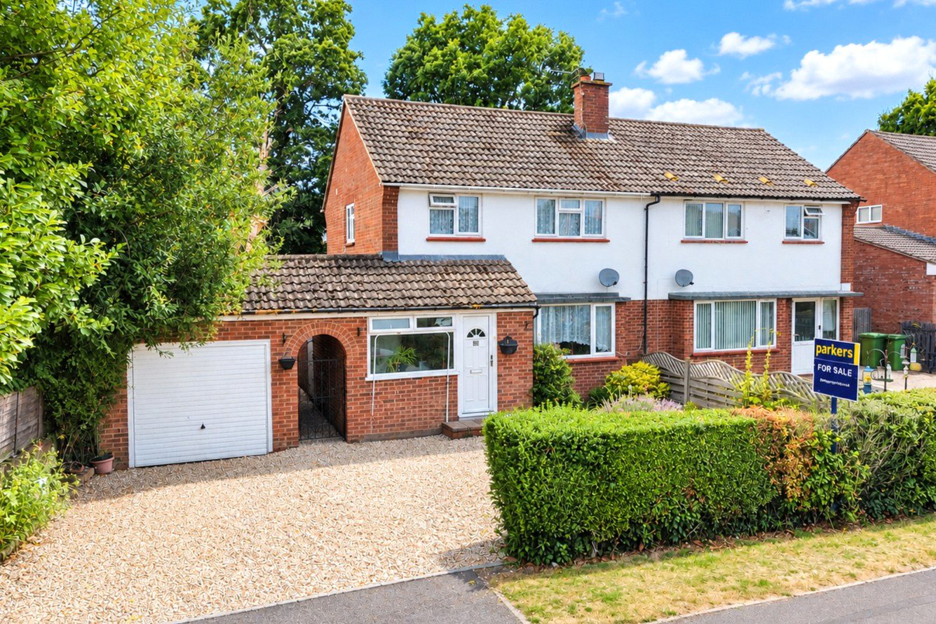 Millers Road, Tadley, Hampshire, Rg26, BOOK A VIEWING