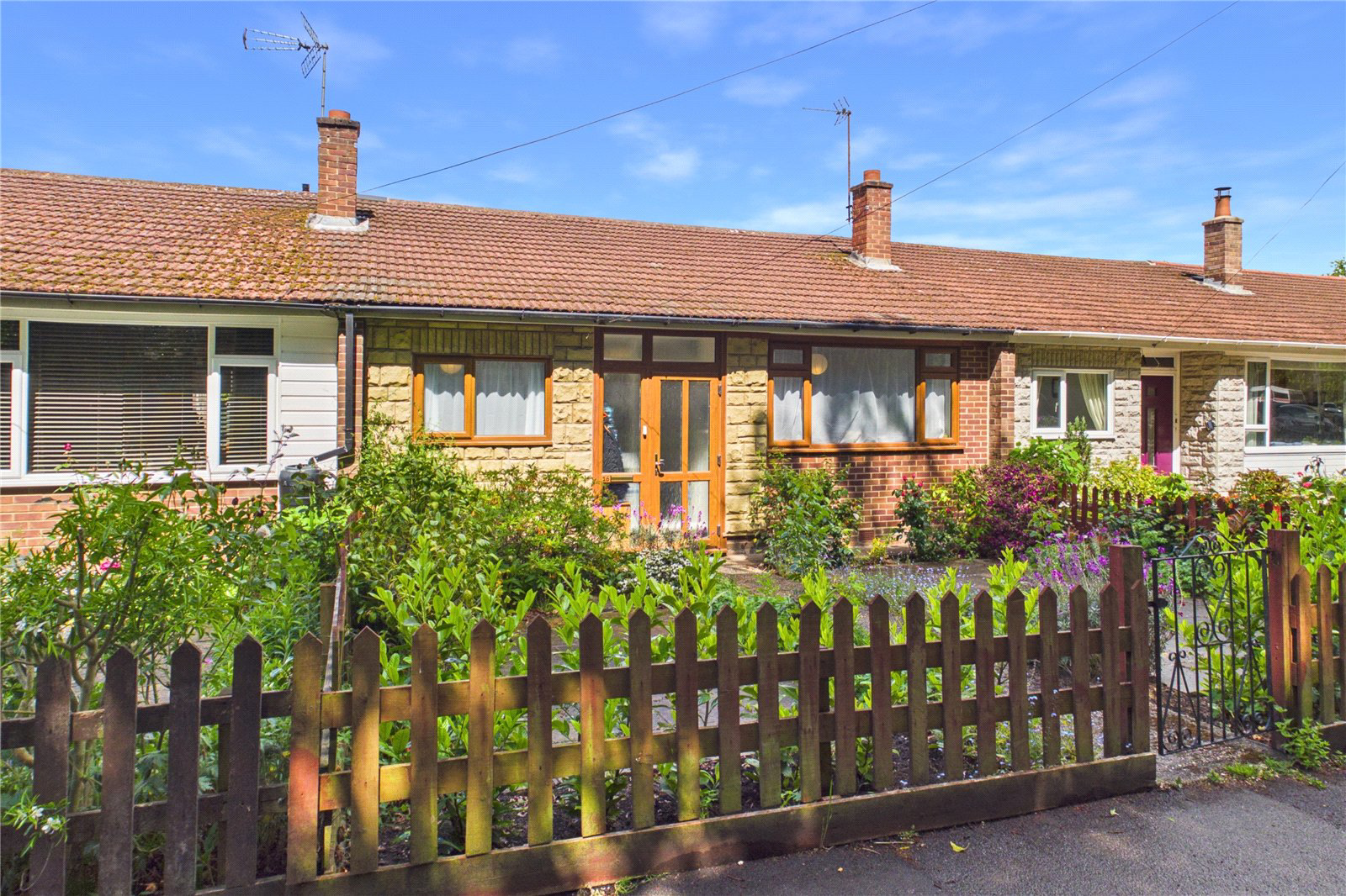 New Road, Tadley, Hampshire, Rg26, BOOK A VIEWING