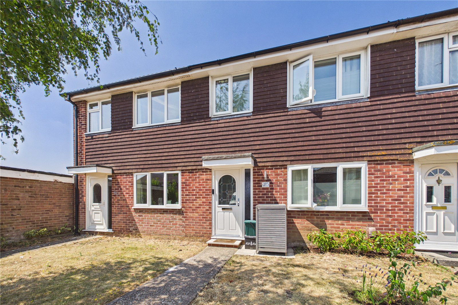 Robertsfield, Thatcham, Berkshire, Rg19, BOOK A VIEWING