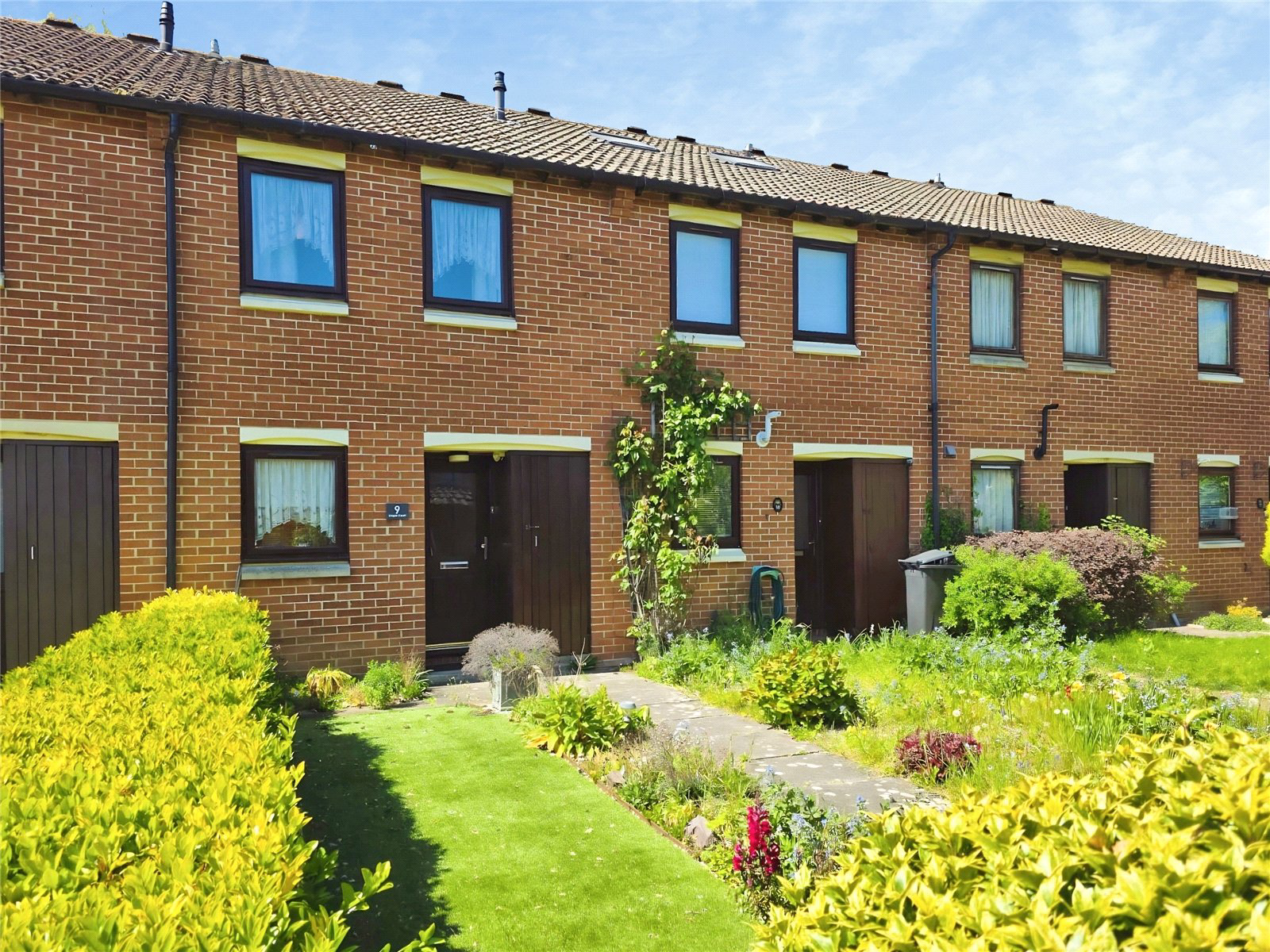 Pelican Lane, Newbury, Berkshire, Rg14, BOOK A VIEWING